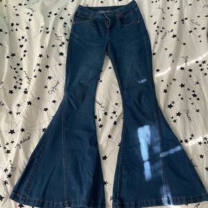 POPFLEX medium wash bell bottom jeans medium (regular 32”)